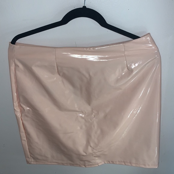 FASHION NOVA latex pink skirt - Picture 2 of 3